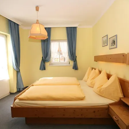 Gaestehaus Katharina 招待所 斯拉德明